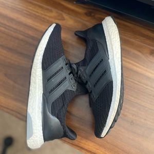 Adidas ULTRABOOST 1.0 Shoes size 8, LIKE NEW!